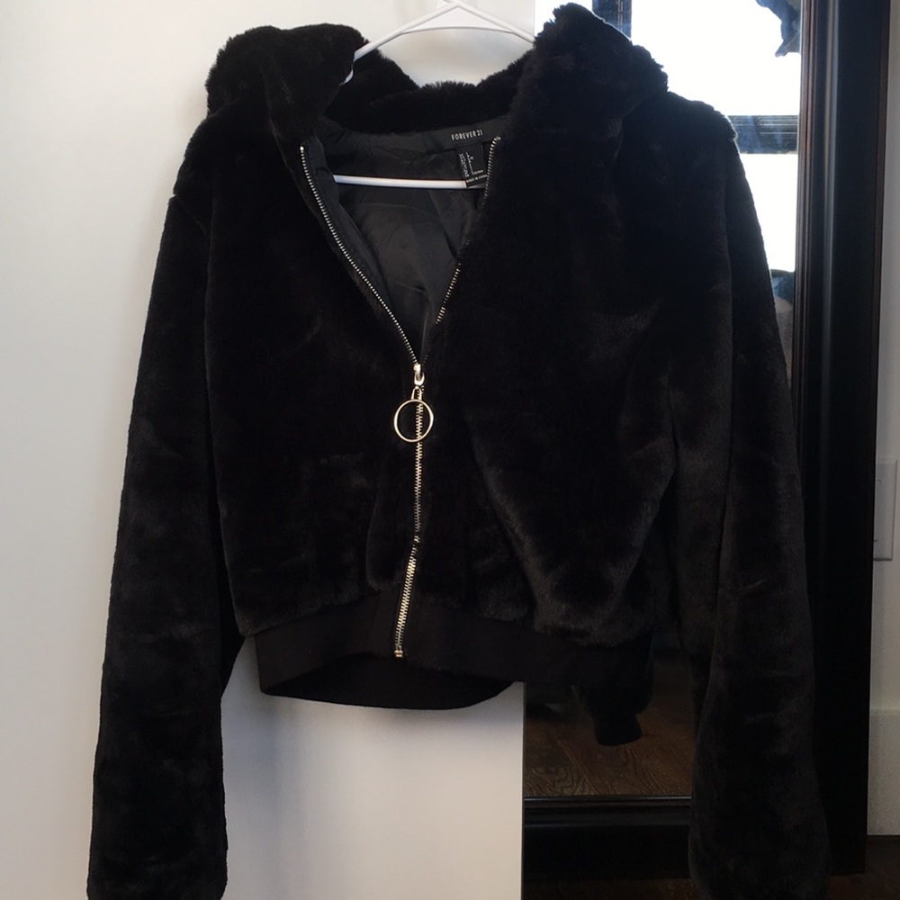 Faux fur. Hooded fuzzy cropped bomber jacket